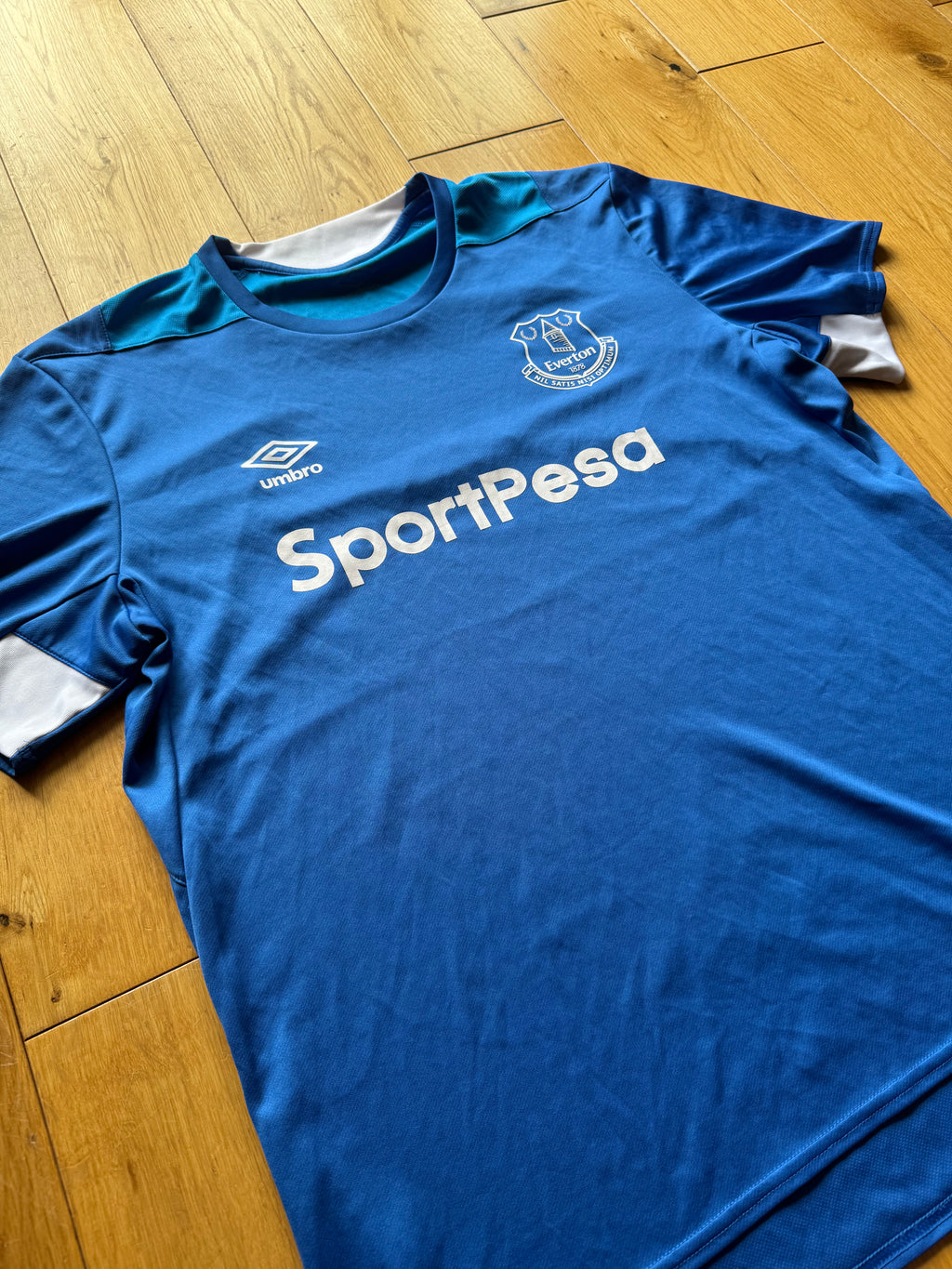 2018-19 Everton training top