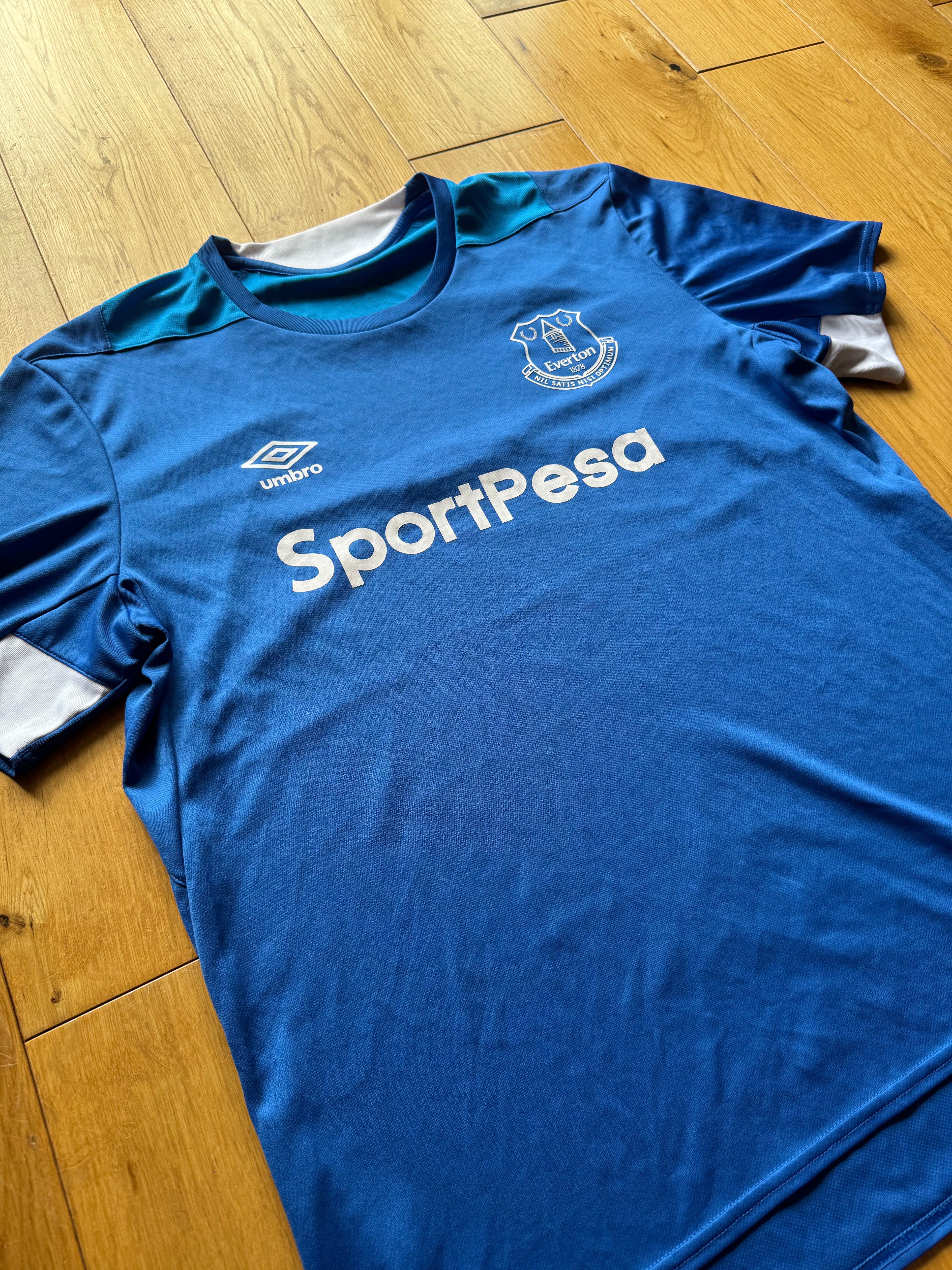 2018-19 Everton training top